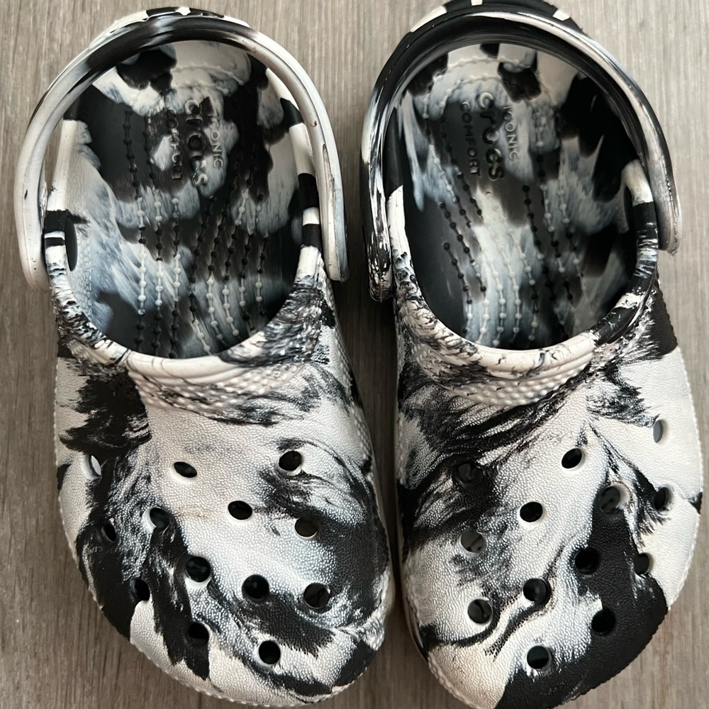 Size 9 crocs for toddlers | tye dye crocs